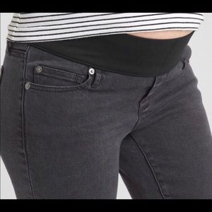 Gap maternity true skinny crop size 28